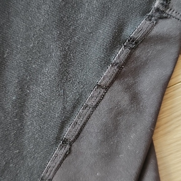 Lululemon T.H.E. Short *Linerless 9" Updated, *Flaw - Read* Size Large - Picture 8 of 16